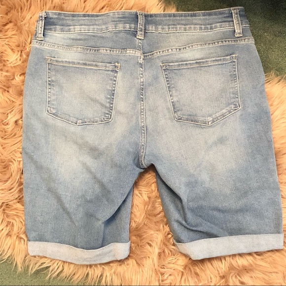 Time and Tru mid-rise Bermuda shorts - Picture 3 of 4